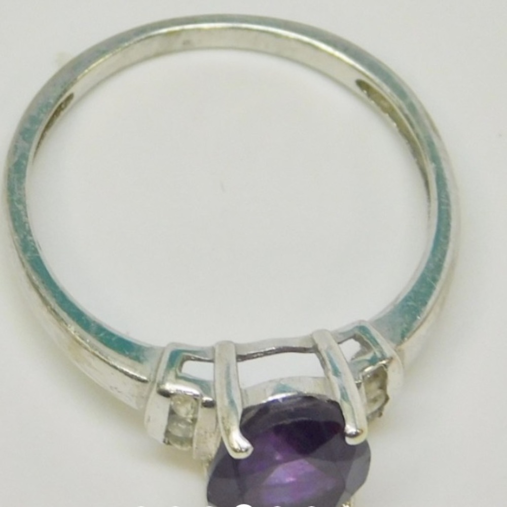 Preloved Solid 10k Amethyst/Cz Ring - image 4